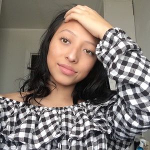 Meet your Posher, Shakira